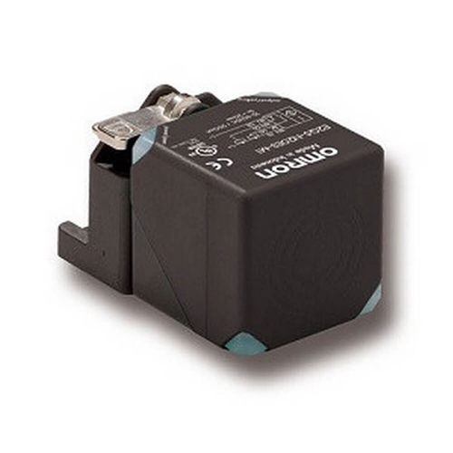 OMRON E2Q5 LONG DISTANCE SQUARE INDUCTIVE SENSOR